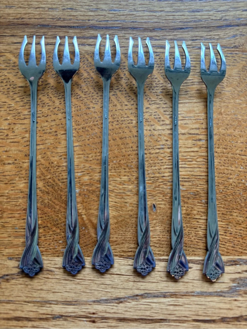 Oneida Katrina Stainless Steel Cocktail/Seafood Forks - Set of 6- preloved